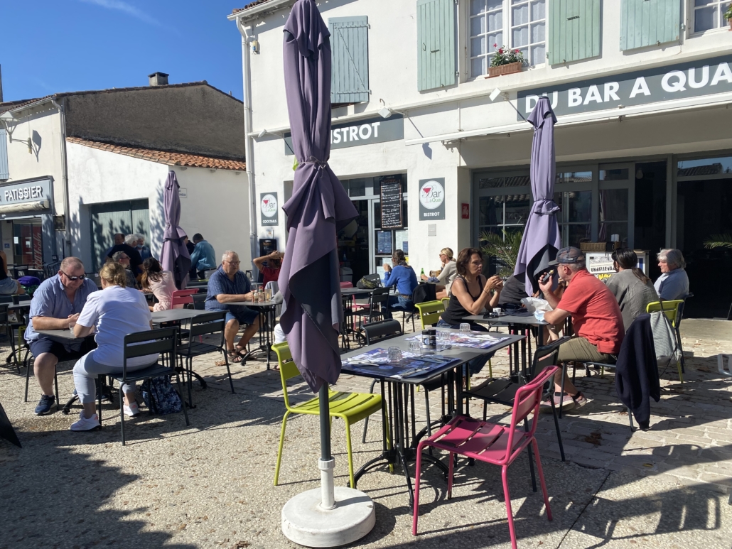 Le Bar à Quai Restaurant à La Noue ouvert à l'année lesretais.fr